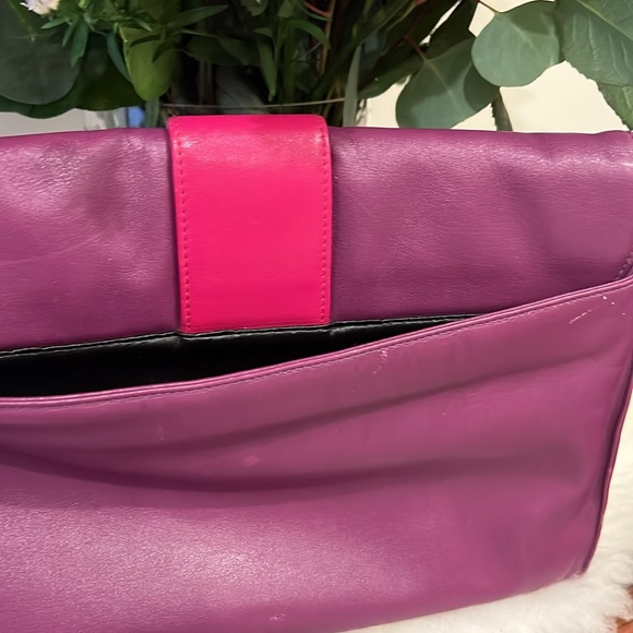 Vintage DVF Crossbody Bag - Picture 4 of 9